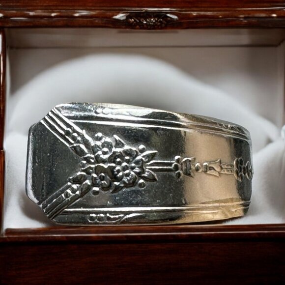Silverware Artisan Ring Made Of Vintage Community Plate Silver Plated Spoon  8.5 - Picture 1 of 12